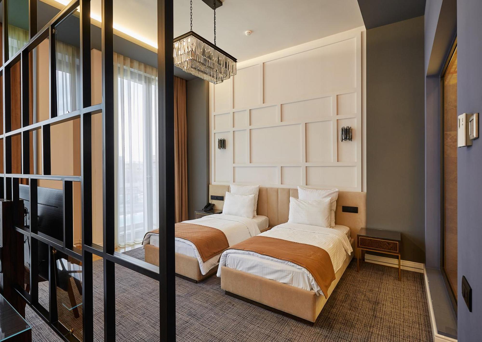Aghababyan'S Hotel Erivan Dış mekan fotoğraf A room at the hotel