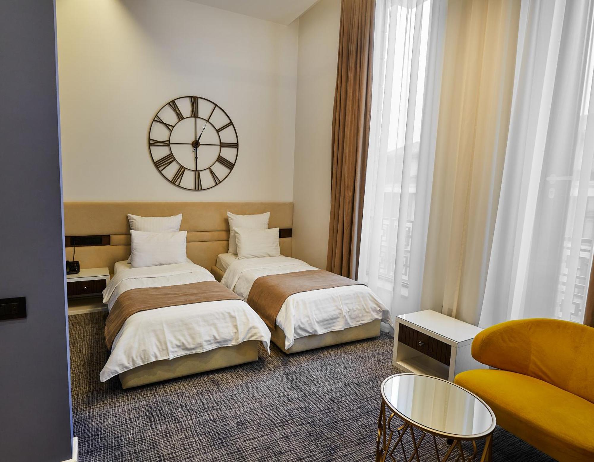 Aghababyan'S Hotel Erivan Oda fotoğraf