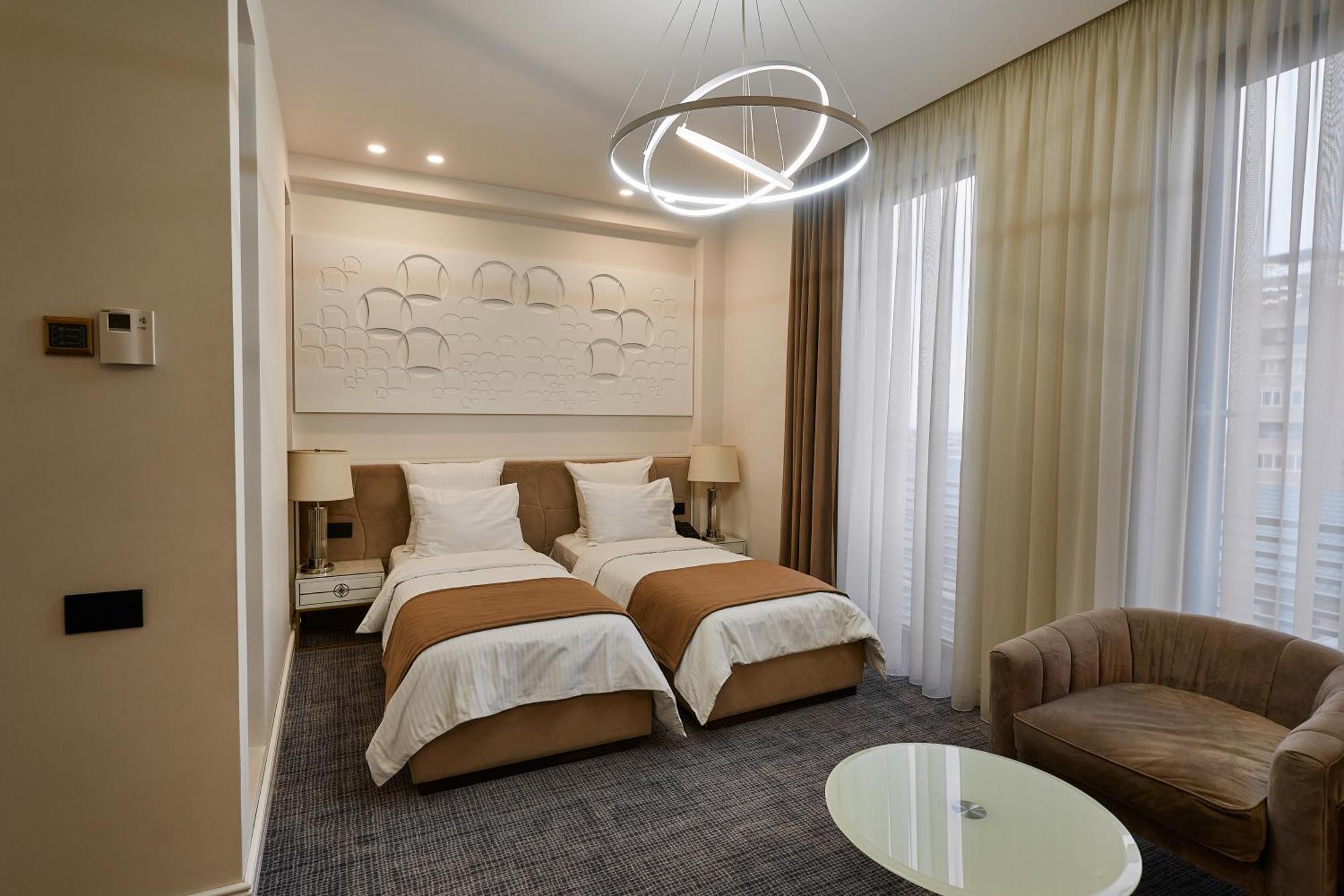 Aghababyan'S Hotel Erivan Oda fotoğraf A room at the hotel