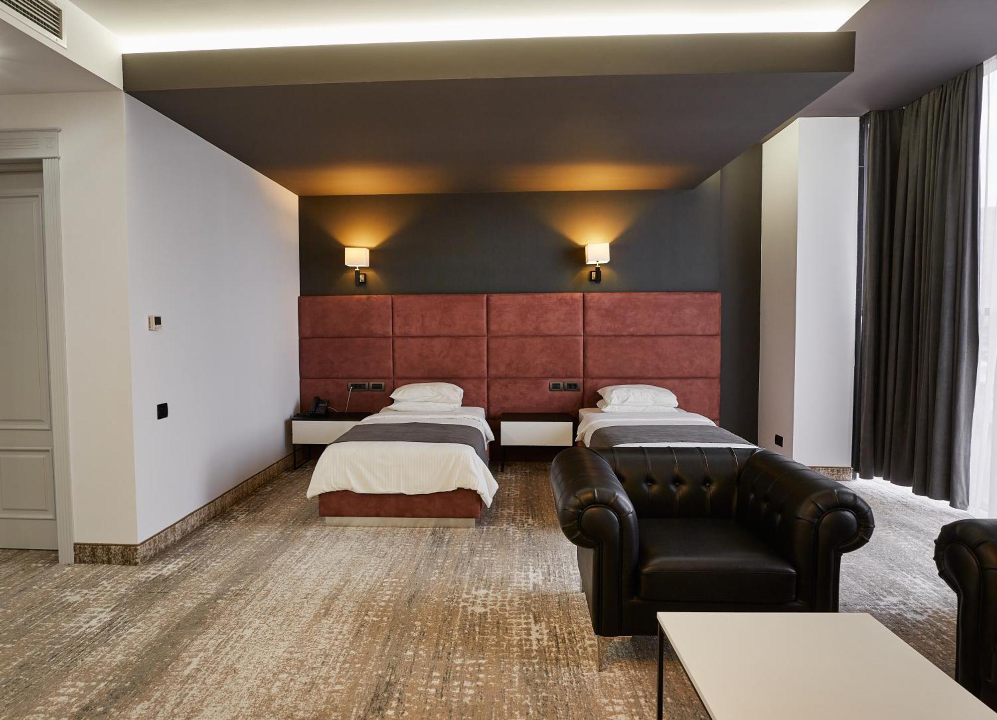 Aghababyan'S Hotel Erivan Oda fotoğraf A room at the hotel