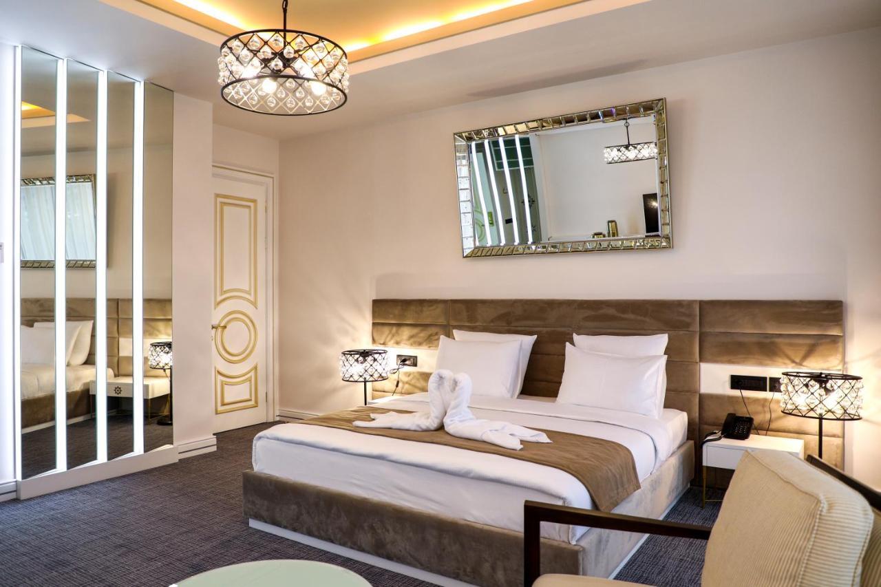 Aghababyan'S Hotel Erivan Dış mekan fotoğraf A bedroom at the hotel