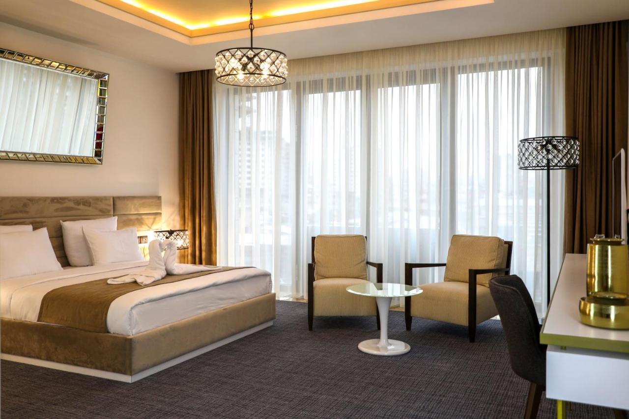 Aghababyan'S Hotel Erivan Dış mekan fotoğraf A room at the hotel