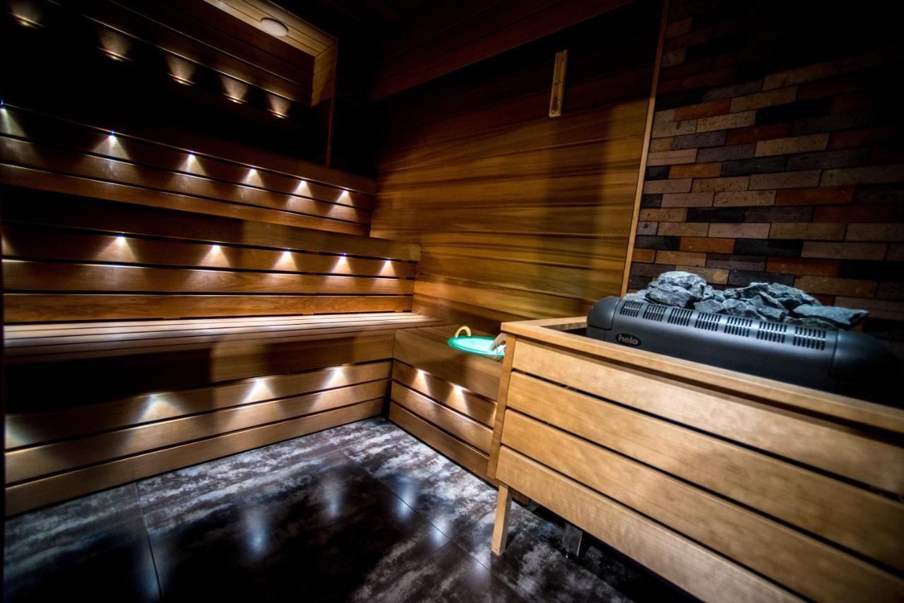 Aghababyan'S Hotel Erivan Dış mekan fotoğraf A modern Finnish sauna