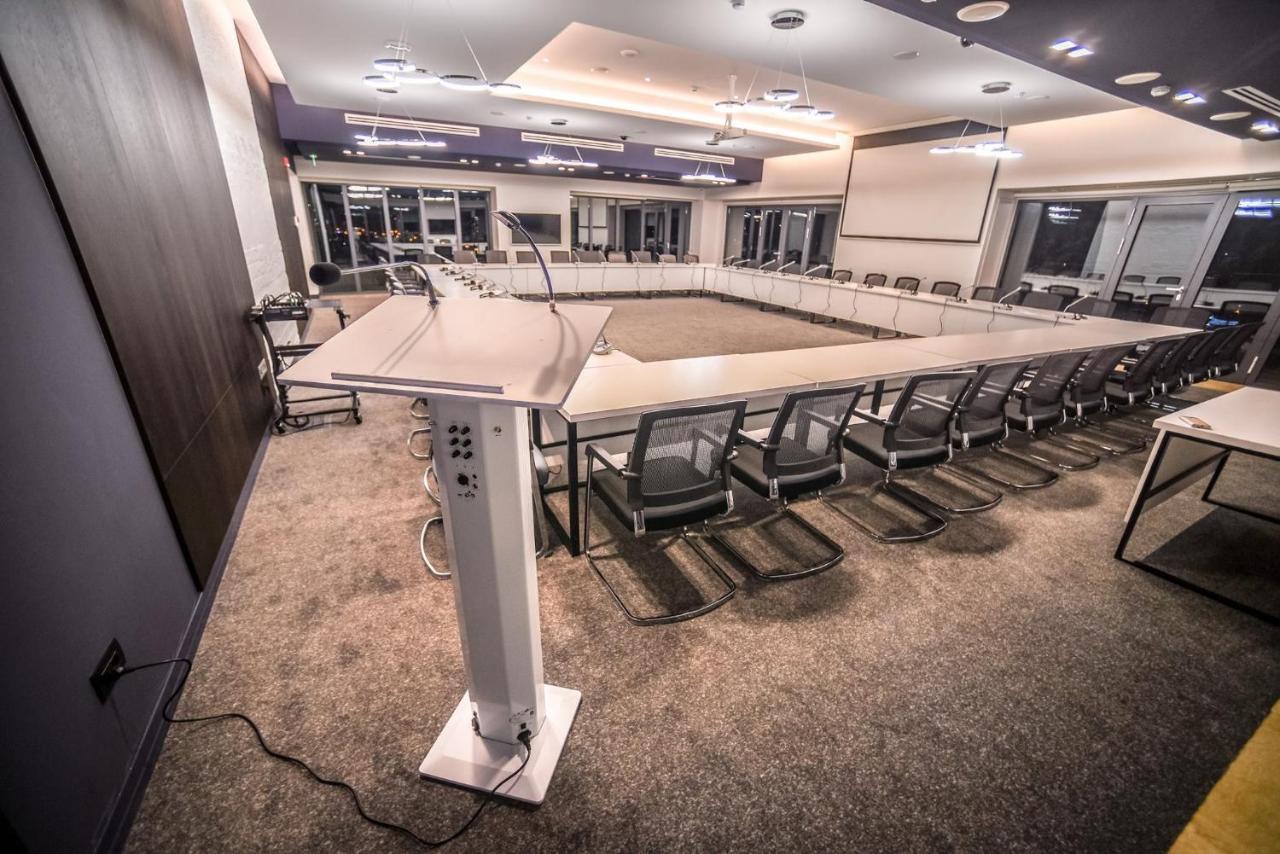 Aghababyan'S Hotel Erivan Dış mekan fotoğraf The meeting room of the National Assembly of the Republic of the Congo