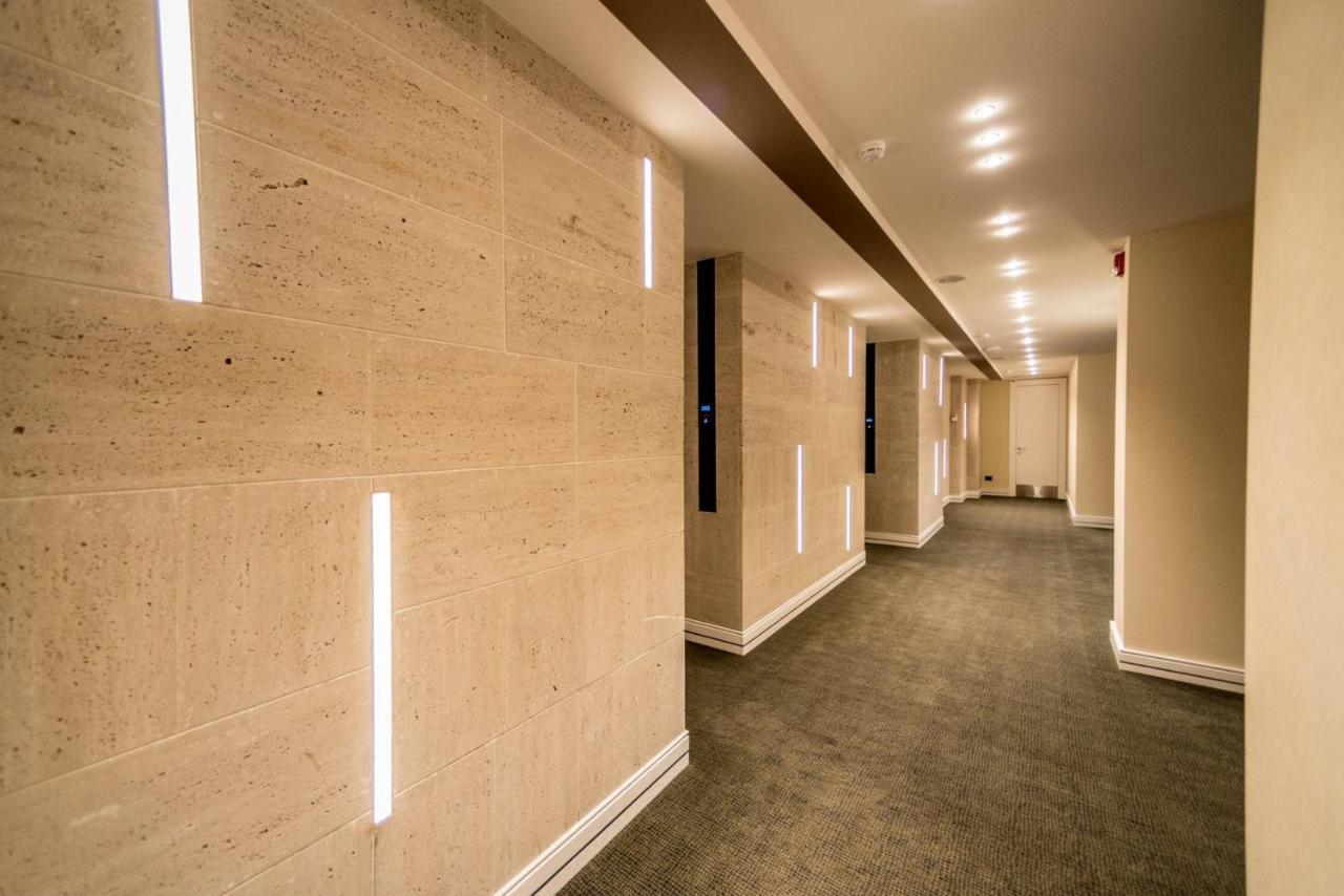 Aghababyan'S Hotel Erivan Dış mekan fotoğraf Interior of the building