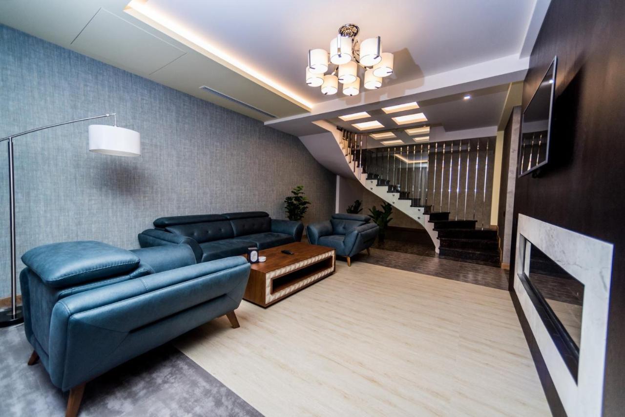 Aghababyan'S Hotel Erivan Dış mekan fotoğraf The interior of the hotel
