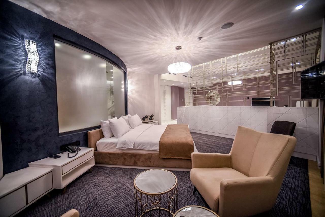 Aghababyan'S Hotel Erivan Dış mekan fotoğraf Suite